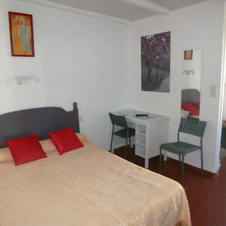 Le Calypso 2* Hyères