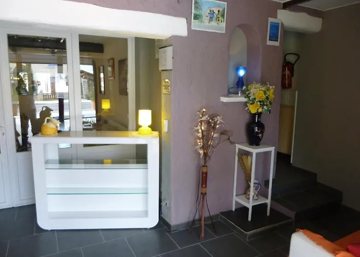 Le Calypso 2* Hyères